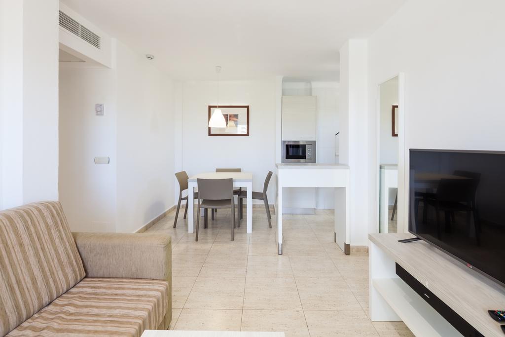 Ibiza Heaven Apartments (Adults Only) Platja d'en Bossa Exterior foto