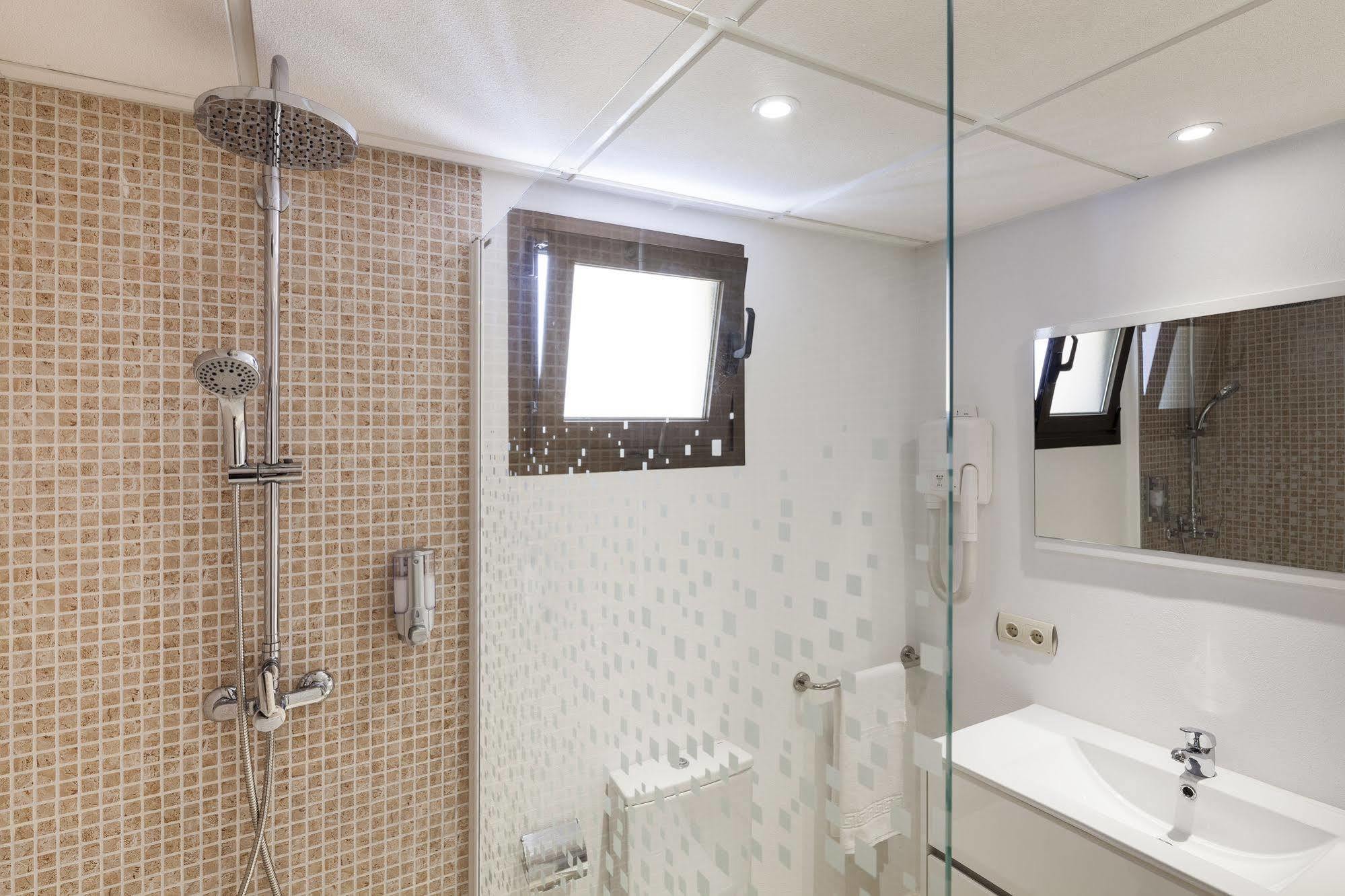 Ibiza Heaven Apartments (Adults Only) Platja d'en Bossa Exterior foto