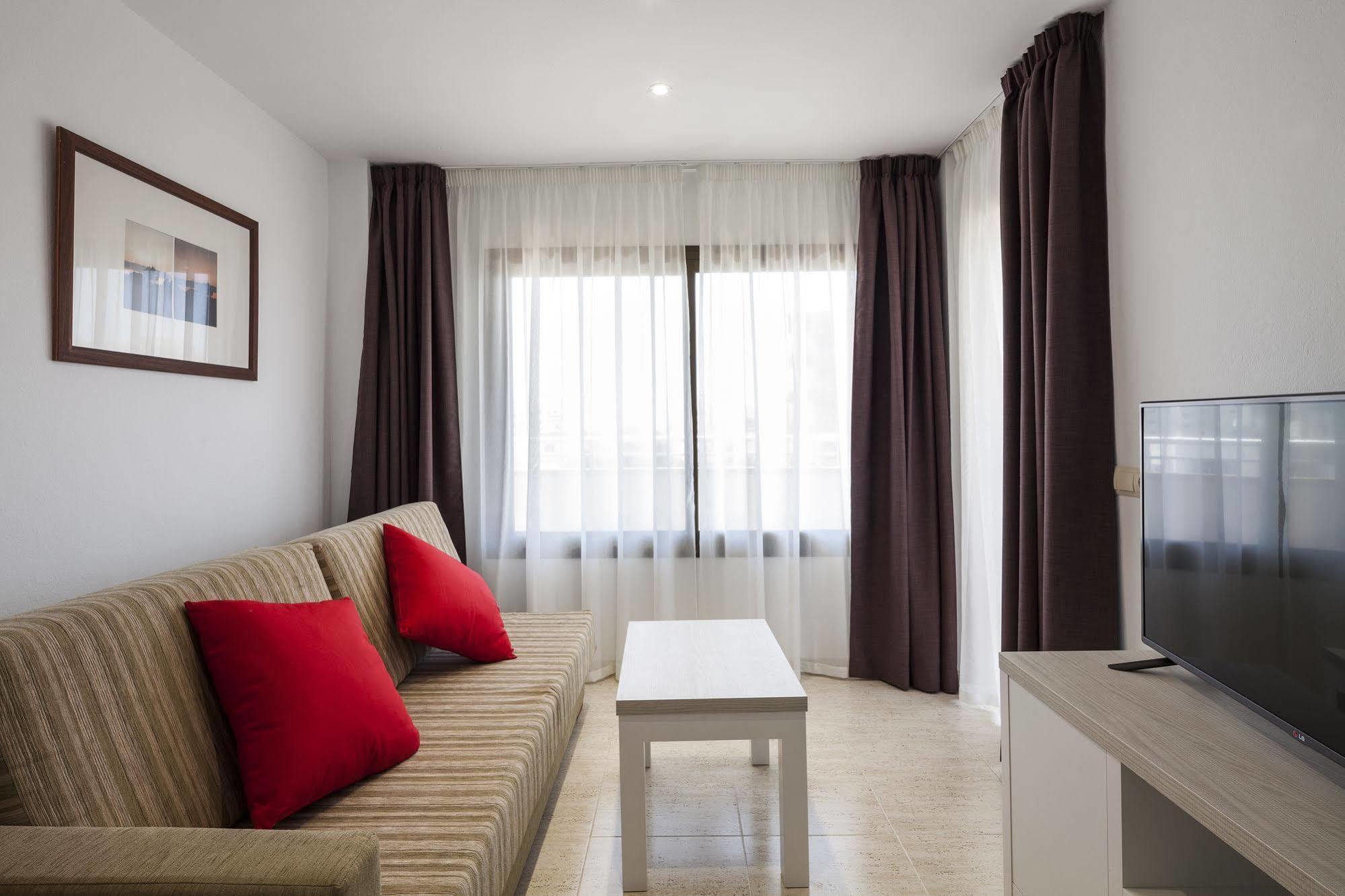 Ibiza Heaven Apartments (Adults Only) Platja d'en Bossa Exterior foto