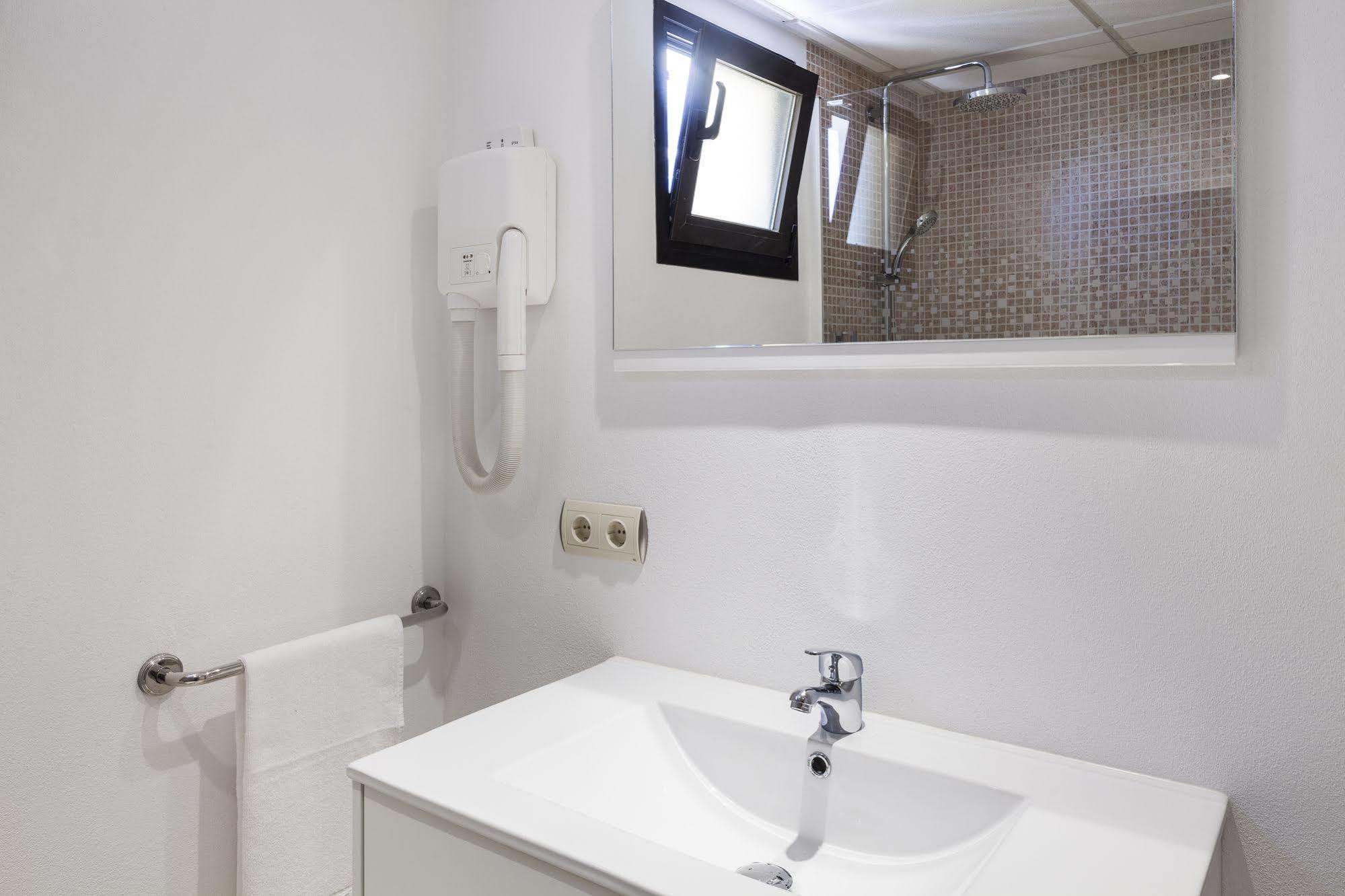 Ibiza Heaven Apartments (Adults Only) Platja d'en Bossa Exterior foto