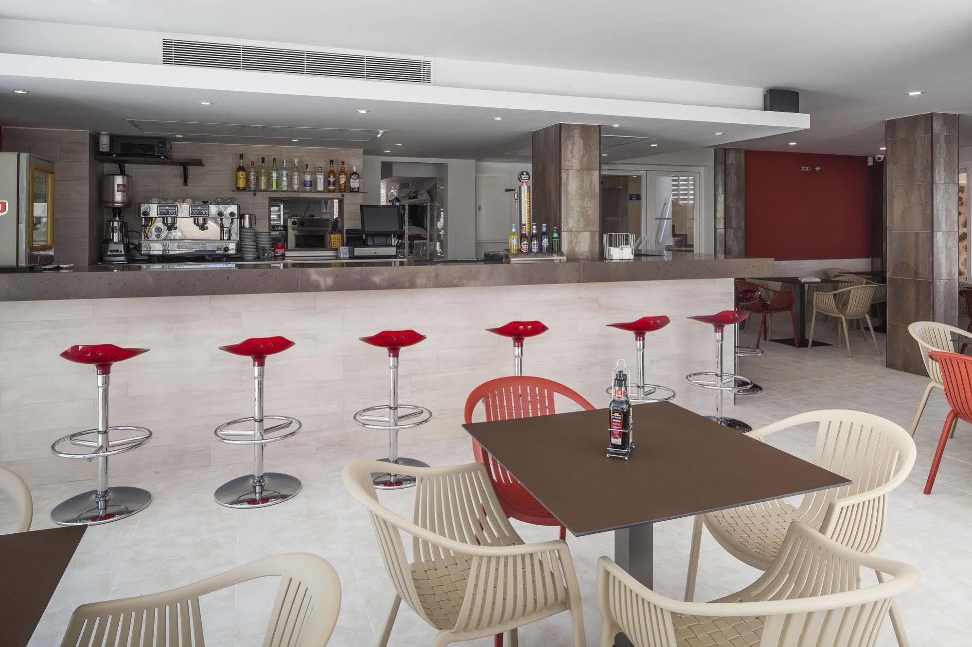 Ibiza Heaven Apartments (Adults Only) Platja d'en Bossa Exterior foto